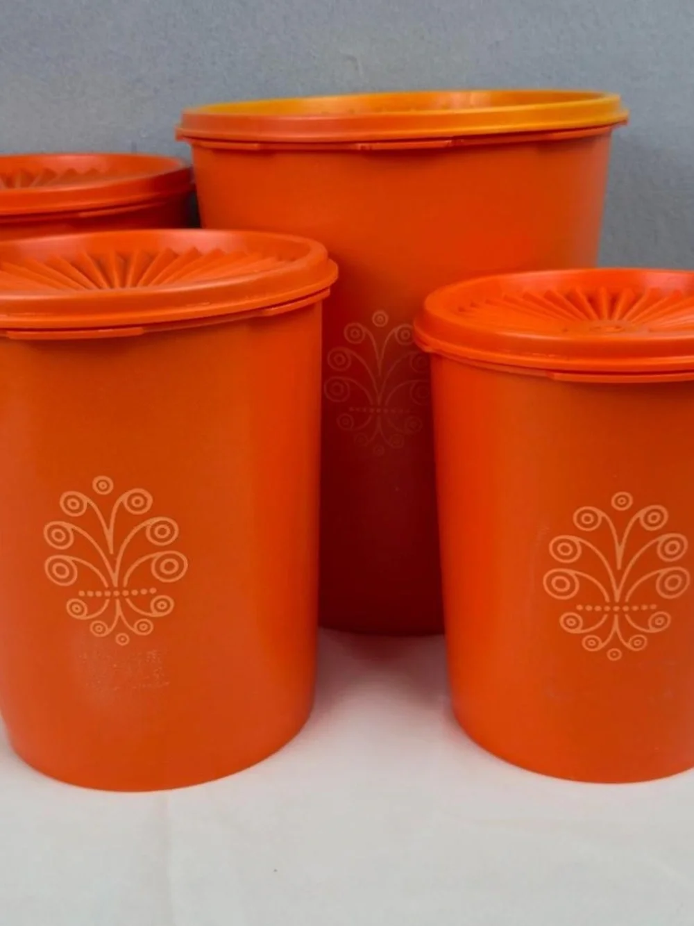 TOTAL 70’s RETRO?! Set o 3 Vintage Tupperware Orange storage/ Canisters